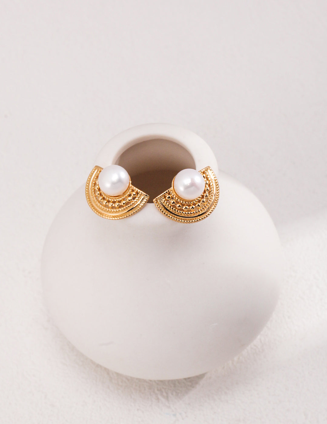 Fan-shaped Pearl Earrings