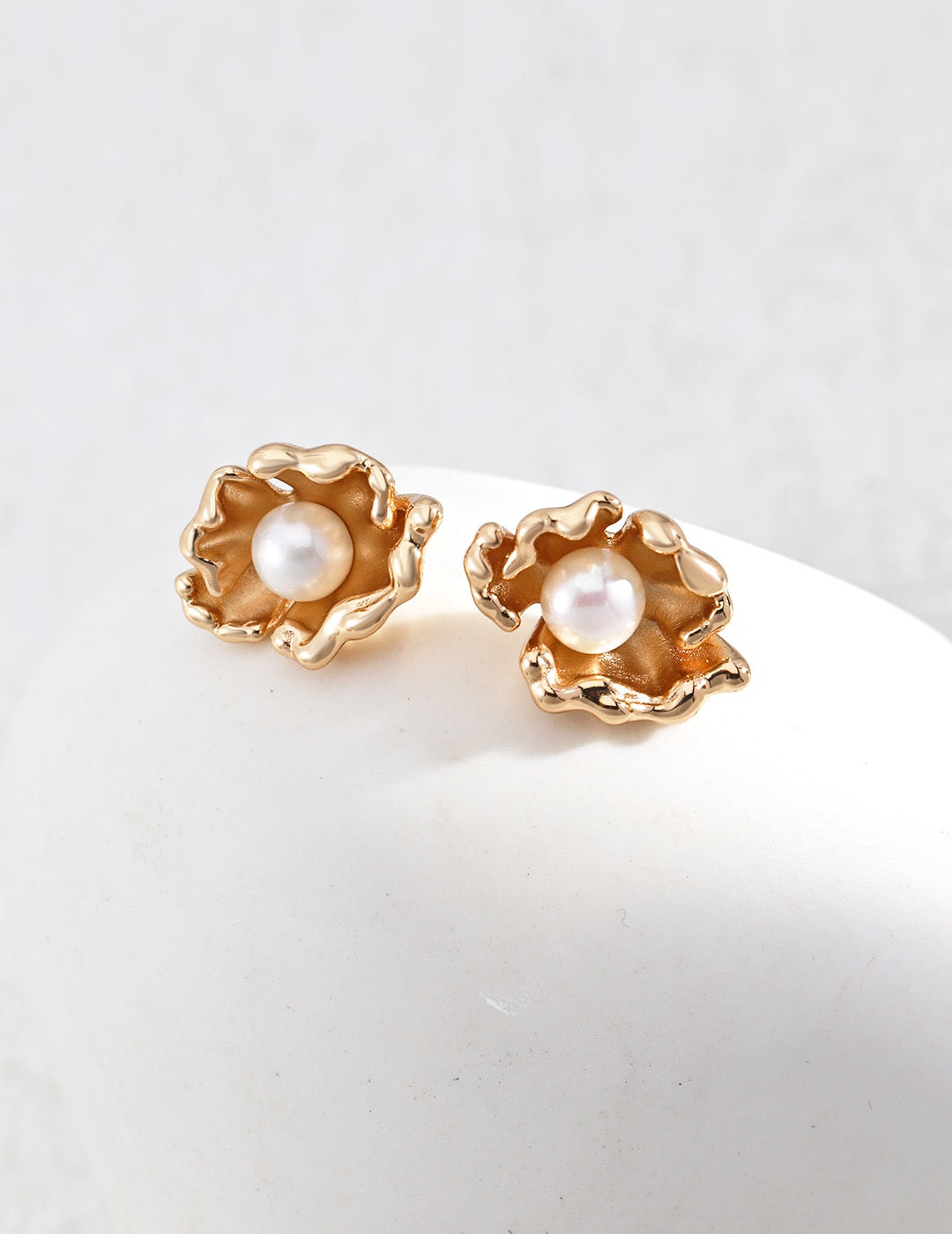 Elegant Wave Pearl Earrings