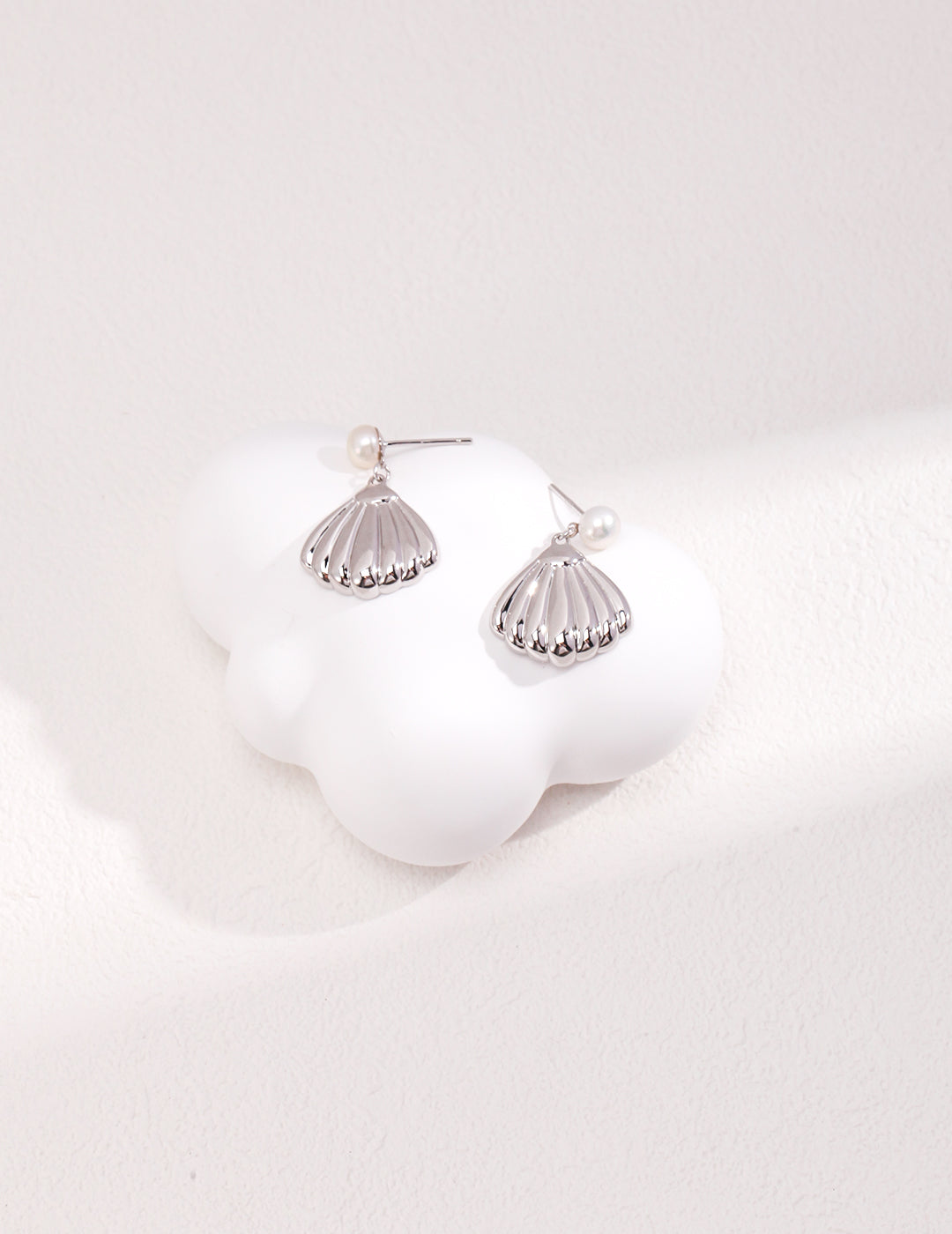 Shell Pearl Earrings