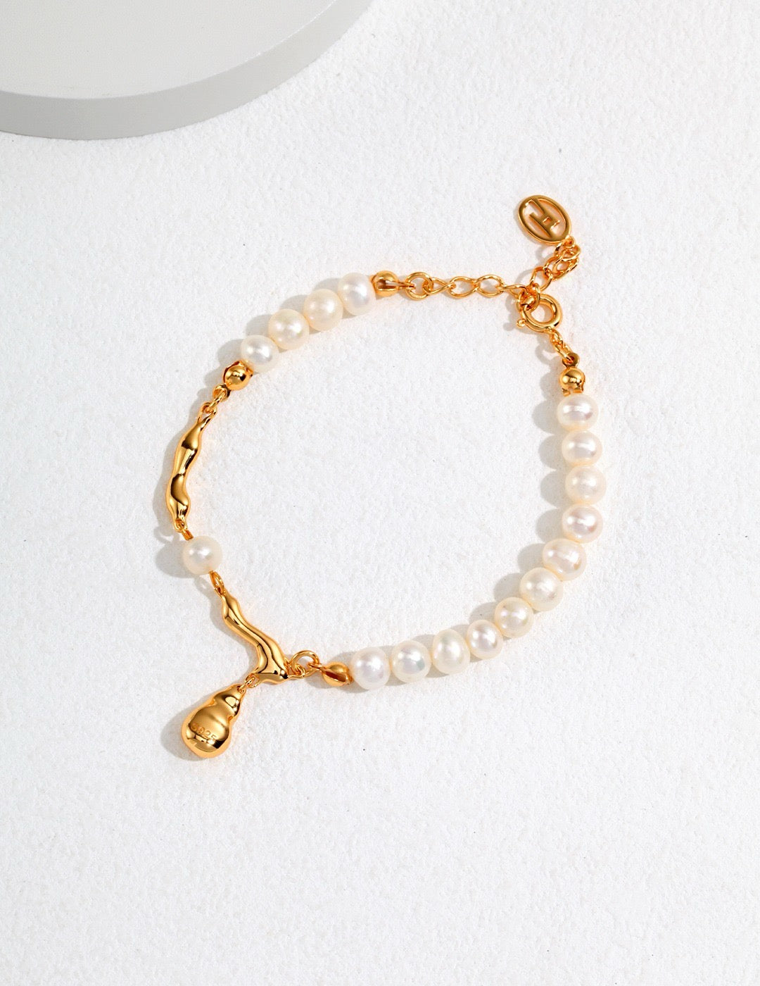 Moonlit Pearl Bracelet