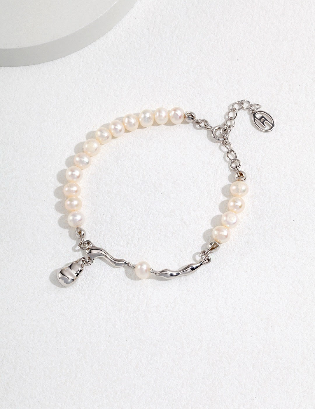 Moonlit Pearl Bracelet